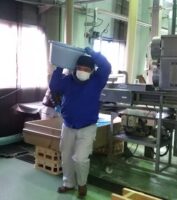 大吟醸の仲仕込み～蒸米とり１
